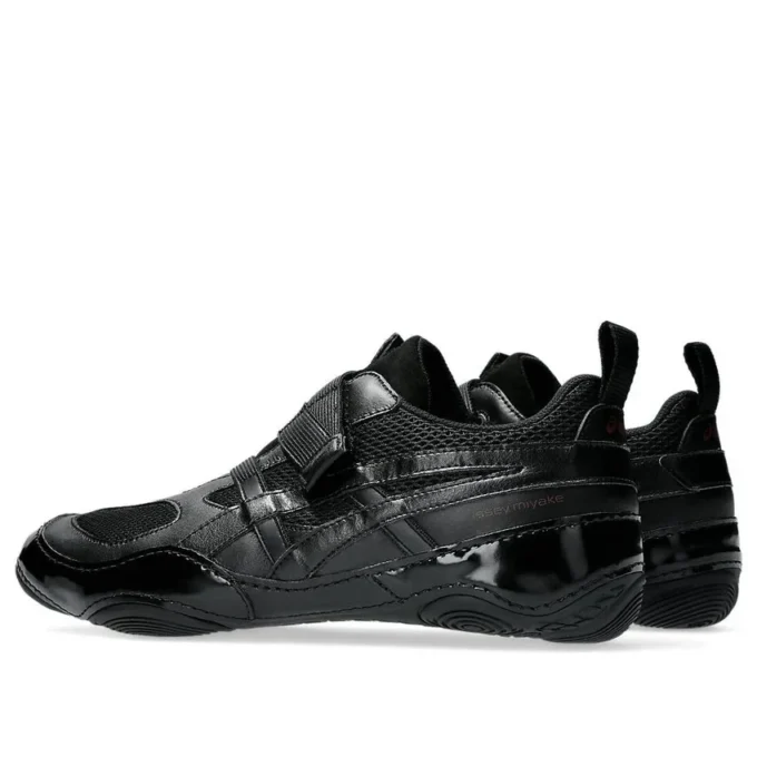 Asics x Issey Miyake Hyper Taping “Zwart”