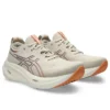 Gel-Nimbus 26 “Havermout Vervaagd Oranje”