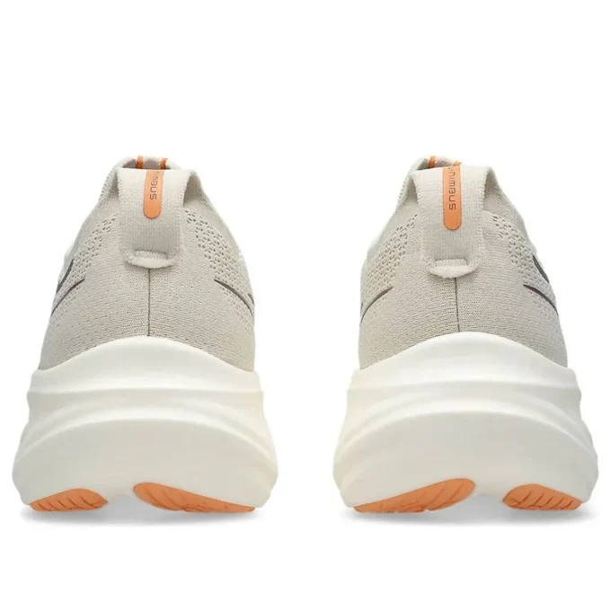 Gel-Nimbus 26 “Havermout Vervaagd Oranje”