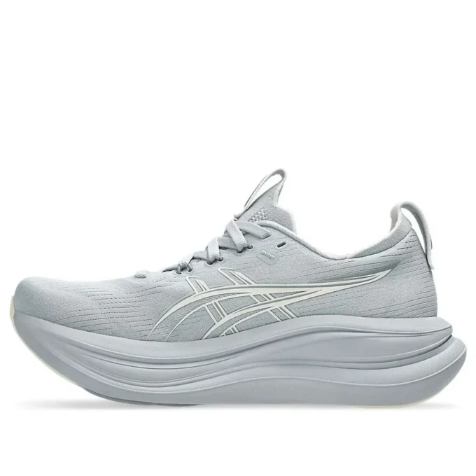 Gel-Nimbus 28 “Piedmont Grey Cream”