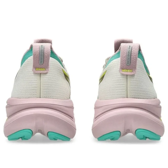 Nimbus 28 TR “Light Dust Clay Canyon”