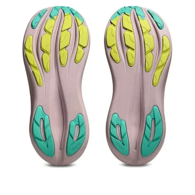 Nimbus 28 TR “Light Dust Clay Canyon”
