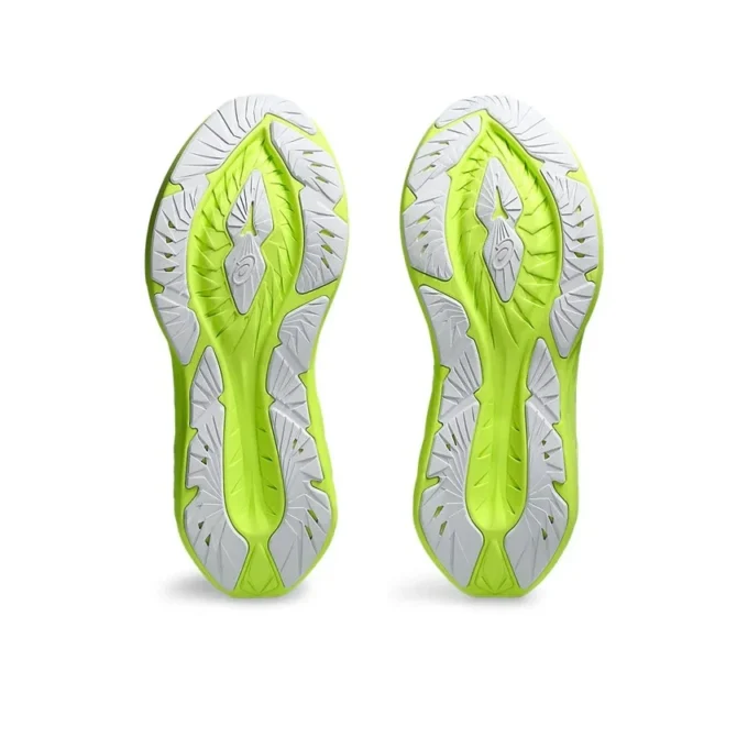 Novablast 4 “Safety Yellow Cool Grey”