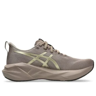 Novablast 5 “Luxe Taupe Grey”