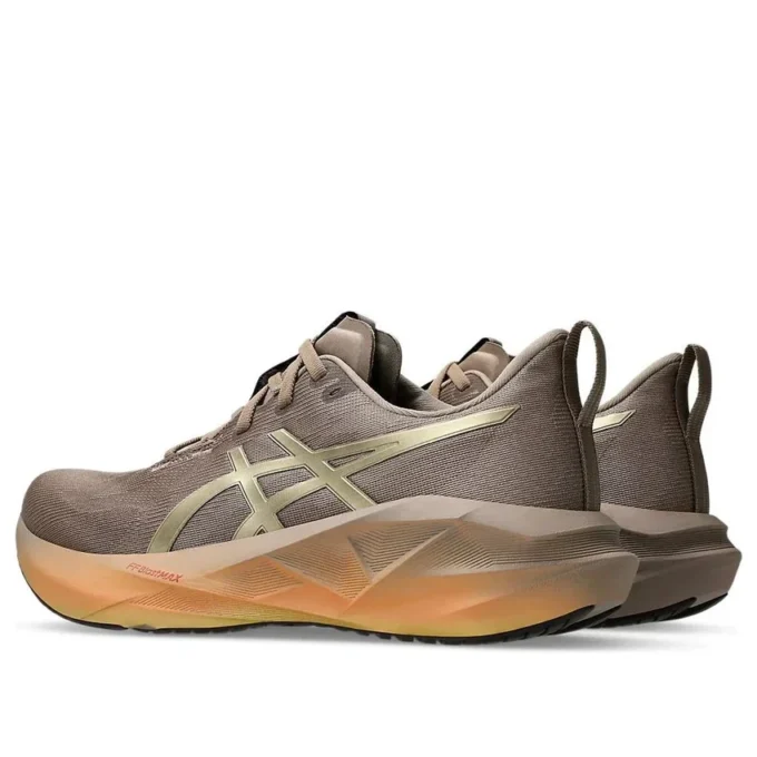 Novablast 5 “Luxe Taupe Grey”